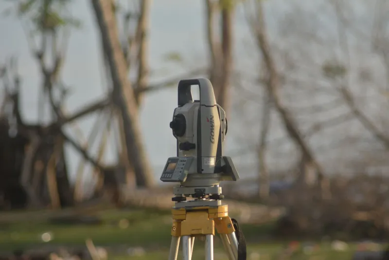 Laser Rangefinders vs. GPS Distance Devices: A Field-Ready Engineering Breakdown for Serious Buyers